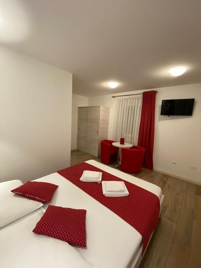 Bb-Ld Bed & Breakfast Pula Ngoại thất bức ảnh